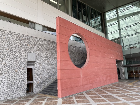 スポーツセンター土佐漆喰