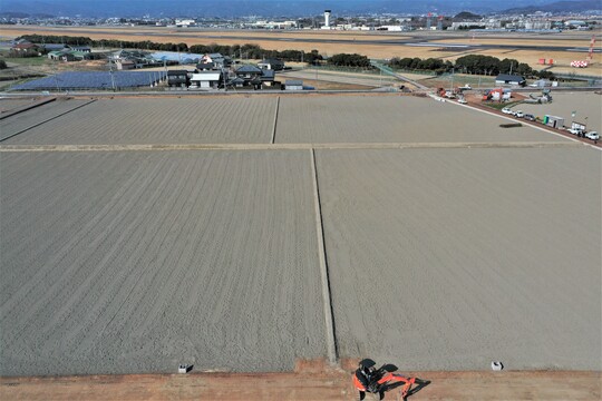 5.表土戻し、耕起